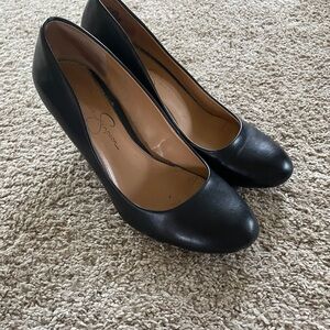 Jessica Simpson Women’s Black Leather Heels